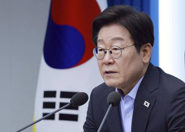 希恩配资网 必须考虑国民情绪 李在明就韩公民在美被拘事件作指示